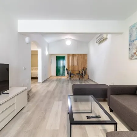 펜션 Einstein Xej *