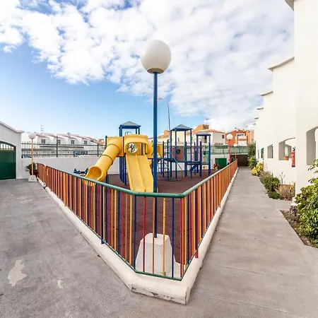 Flatguest Einstein + Pool + Bbq + 2 Bdr Holiday home